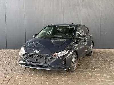Neu Hyundai i20 Pure 79 PS (58 kW) 2025 Grau Kleinwagen
