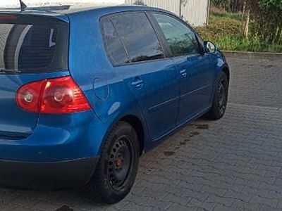 Usata VW Golf V Trendline 105 CV (77 kW) 2007 Blu Berlina