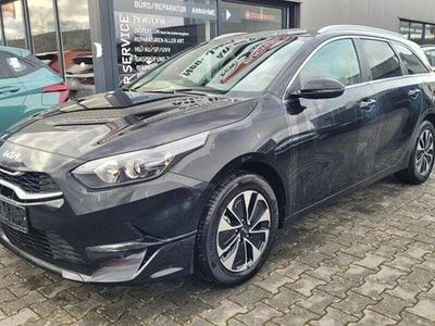 Neu Kia Ceed Sportswagon Gold 140 PS (102 kW) 2025 Andere Kombi