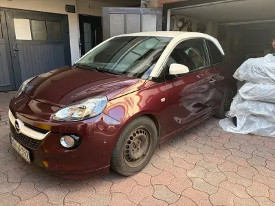 Usata Opel Adam Glam 87 CV (63 kW) 2013 Utilitaria