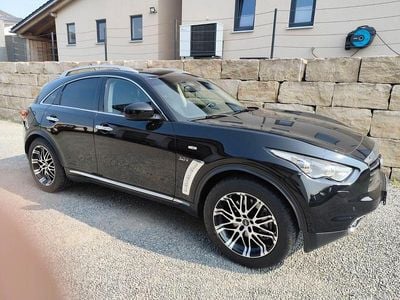 Infiniti QX70