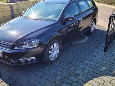 Gebraucht VW Passat 105 PS (77 kW) 2012 Schwarz Kombi