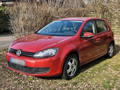 Gebraucht VW Golf VI Trendline 85 PS (62 kW) 2010 Rot Kleinwagen