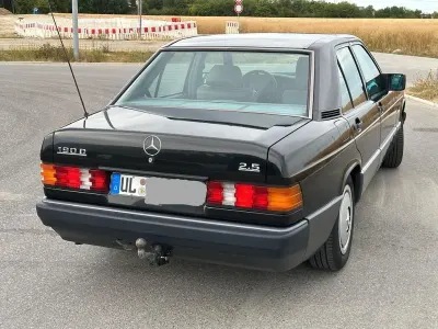 Gebraucht Mercedes 190 94 PS (69 kW) 1989 Schwarz Limousine