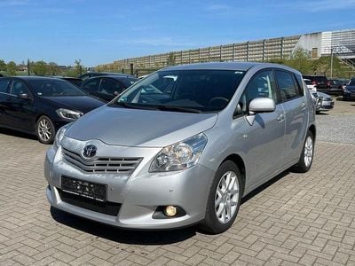 Begagnad Toyota Verso Travel 126 HK (92 kW) 2012 Silver Minibuss