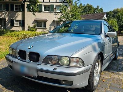 BMW 528
