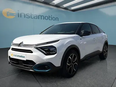 Używany Citroën e-C4 Shine 100 kW (136 KM) 2022 Biały Sedan/Limuzyna
