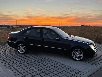 Second-hand Mercedes E280 Elegance 190 CP (139 kW) 2004 Albastru Berlinǎ