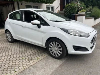 Gebraucht Ford Fiesta Trend 82 PS (60 kW) 2013 Weiß Limousine