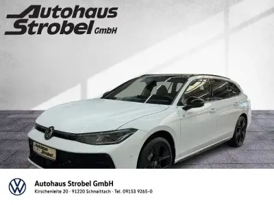 Neu VW Passat R-line 193 PS (141 kW) 2026 Pure white / grenadillschwarz Kombi
