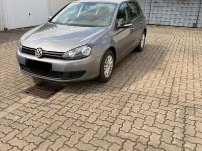 Gebraucht VW Golf VI 105 PS (77 kW) 2011 Grau Kleinwagen
