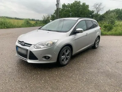 Gebraucht Ford Focus 115 PS (84 kW) 2014 Silber Kombi