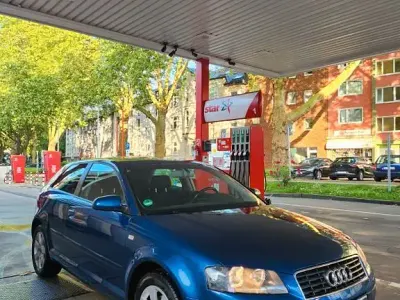 Gebraucht Audi A3 Sport 102 PS (75 kW) 2003 Blau Kleinwagen