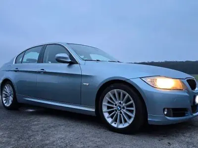 Gebraucht BMW 320 Comfort Edition 184 PS (135 kW) 2009 Blau Limousine