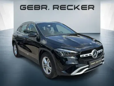 Gebraucht Mercedes GLA200 Advanced 163 PS (119 kW) 2024 Unilack nachtschwarz SUV
