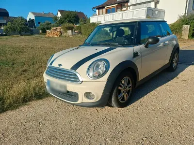 Gebraucht Mini Cooper 98 PS (72 kW) 2011 Weiß Kleinwagen