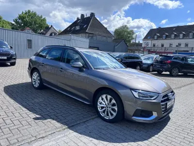 Gebraucht Audi A4 Advanced Plus 204 PS (150 kW) 2022 Grau Kombi