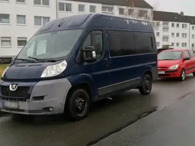 Gebraucht Peugeot Boxer 128 PS (94 kW) 2010 Blau Van