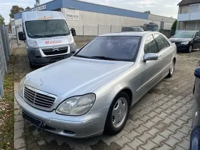 Używany Mercedes S500L 306 KM (225 kW) 2000 Srebrny Sedan/Limuzyna