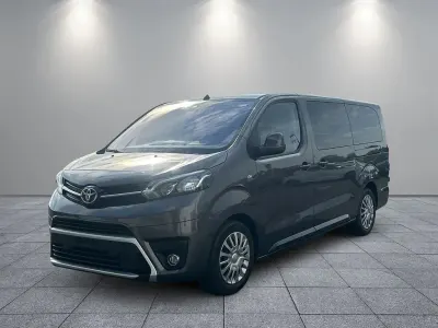 Gebraucht Toyota Proace Verso 177 PS (130 kW) 2024 Grau Kombi