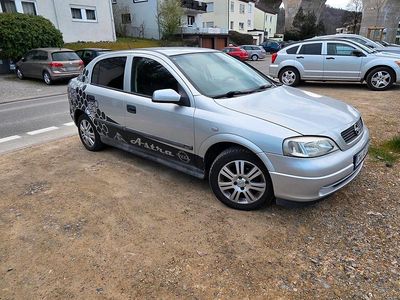 Gebraucht Opel Astra 106 PS (77 kW) 2000 Silber Limousine
