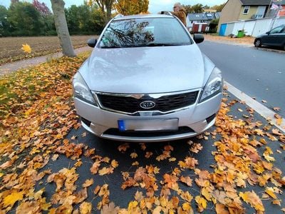 Silber Gebraucht 2011 Kia Ceed Kleinwagen | 3.000 € (Superpreis)