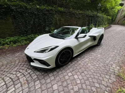 Gebraucht Chevrolet Corvette Stingray 481 PS (353 kW) 2023 Weiß Cabrio