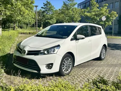 Usata Toyota Verso Multidrive S 147 CV (108 kW) 2017 Bianco Monovolume