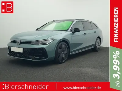 Usata VW Passat R-line 150 CV (110 kW) 2025 Verde Station wagon