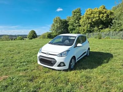 Gebraucht Hyundai i10 Passion Plus 87 PS (63 kW) 2016 Weiß Kleinwagen