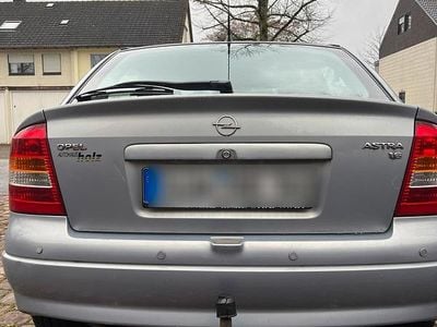 Grau Gebraucht 2001 Opel Astra Kleinwagen | 600 € (Superpreis)