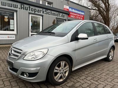 Gebraucht Mercedes B180 109 PS (80 kW) 2011 Silber Van / Kleinbus