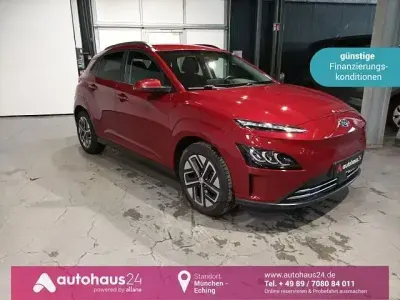 Gebraucht Hyundai Kona Trend 100 kW (136 PS) 2022 Rot SUV