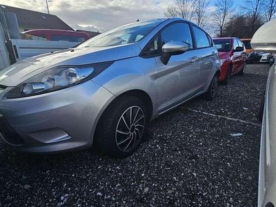 Silber Gebraucht 2010 Ford Fiesta Trend Kleinwagen | 2.500 € (Guter Preis)