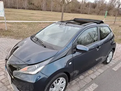 Gebraucht Toyota Aygo X-wave 69 PS (50 kW) 2015 Blau Kleinwagen