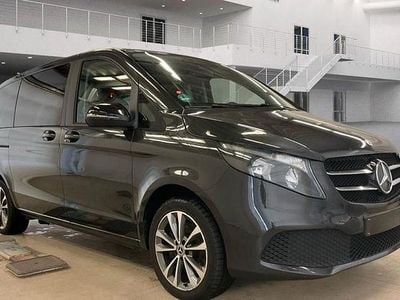 Mercedes V220