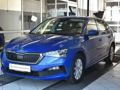 Gebraucht Skoda Scala Ambition 150 PS (110 kW) 2019 Blau Kleinwagen