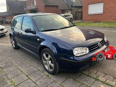 Blau Gebraucht 2002 VW Golf IV Basis Kombi | 1.500 € (Fairer Preis)