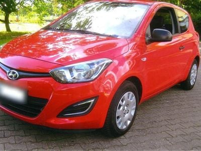 Gebraucht Hyundai i20 Classic 86 PS (63 kW) 2013 Rot Kleinwagen
