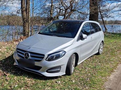 Usata Mercedes B200 Urban 136 CV (100 kW) 2015 Argento Monovolume