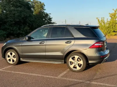 Gebraucht Mercedes ML350 306 PS (225 kW) 2012 Grau SUV
