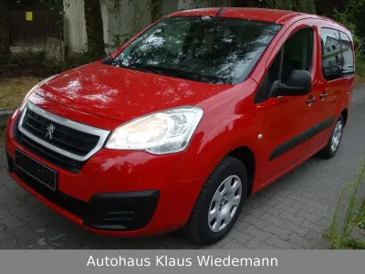 Gebraucht Peugeot Partner Tepee Active 110 PS (80 kW) 2017 Rot Van / Kleinbus