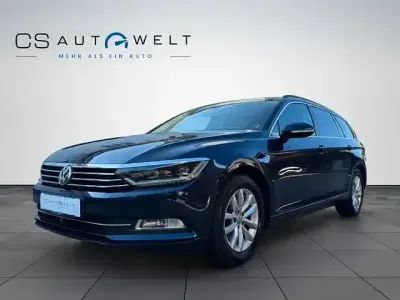 Gebraucht VW Passat Comfortline 125 PS (91 kW) 2016 Blau Kombi