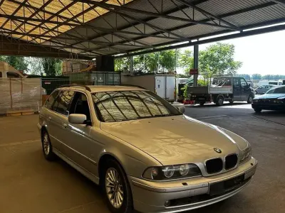 Gebraucht BMW 520 170 PS (125 kW) 2002 Silber Kombi