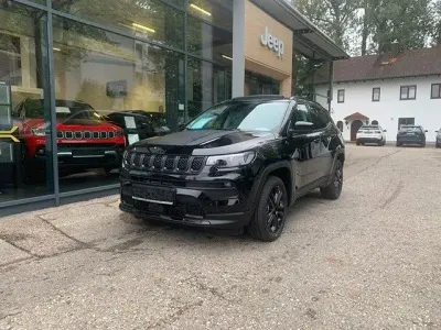 Neu Jeep Compass North 131 PS (96 kW) 2025 Schwarz SUV