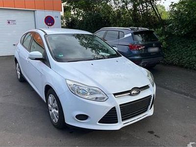 Usata Ford Focus 125 CV (91 kW) 2013 Bianco Berlina