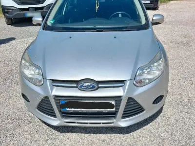 Gebraucht Ford Focus Trend 105 PS (77 kW) 2013 Silber Kombi
