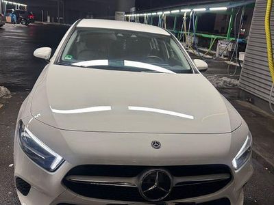 Gebraucht Mercedes A220 190 PS (139 kW) 2019 Weiß Limousine