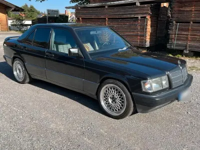 Gebraucht Mercedes 190 108 PS (79 kW) 1990 Schwarz Limousine