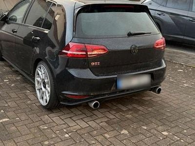 Gebraucht VW Golf VII GTI 230 PS (169 kW) 2016 Schwarz Limousine